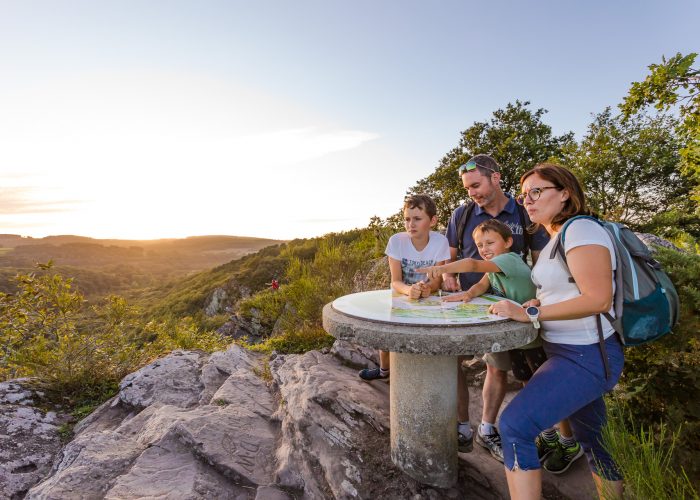 Photographe pour le Tourisme - Normandie - Activités et visites guidées © Sabina Dumont @anibasphotography - Roche d'Oëtre Photographe pour le Tourisme - Normandie - Activités et visites guidées © Sabina Dumont @anibasphotography - Roche d'Oëtre